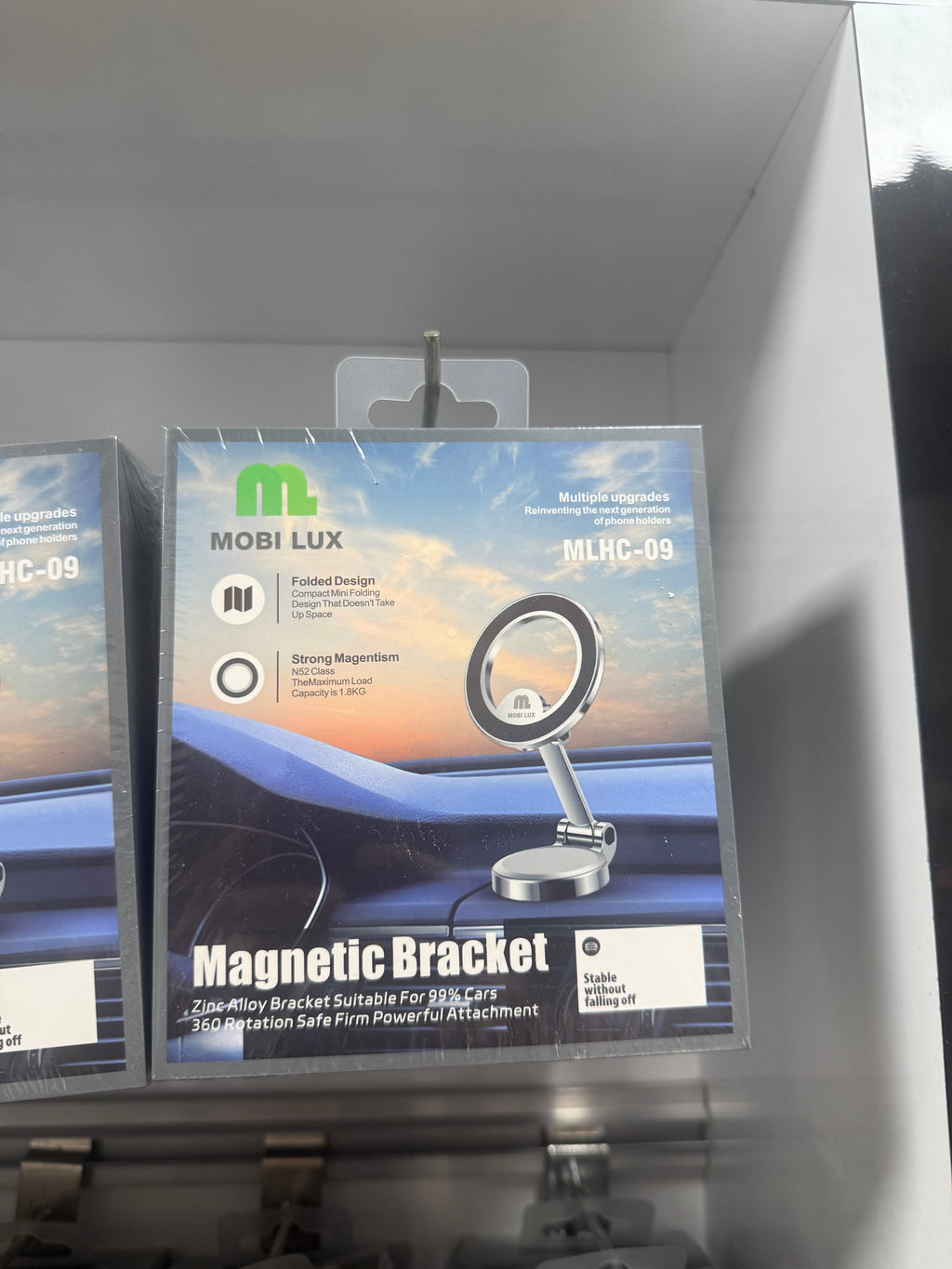 MOBI LUX Magnetic Car Phone Holder MLHC-09