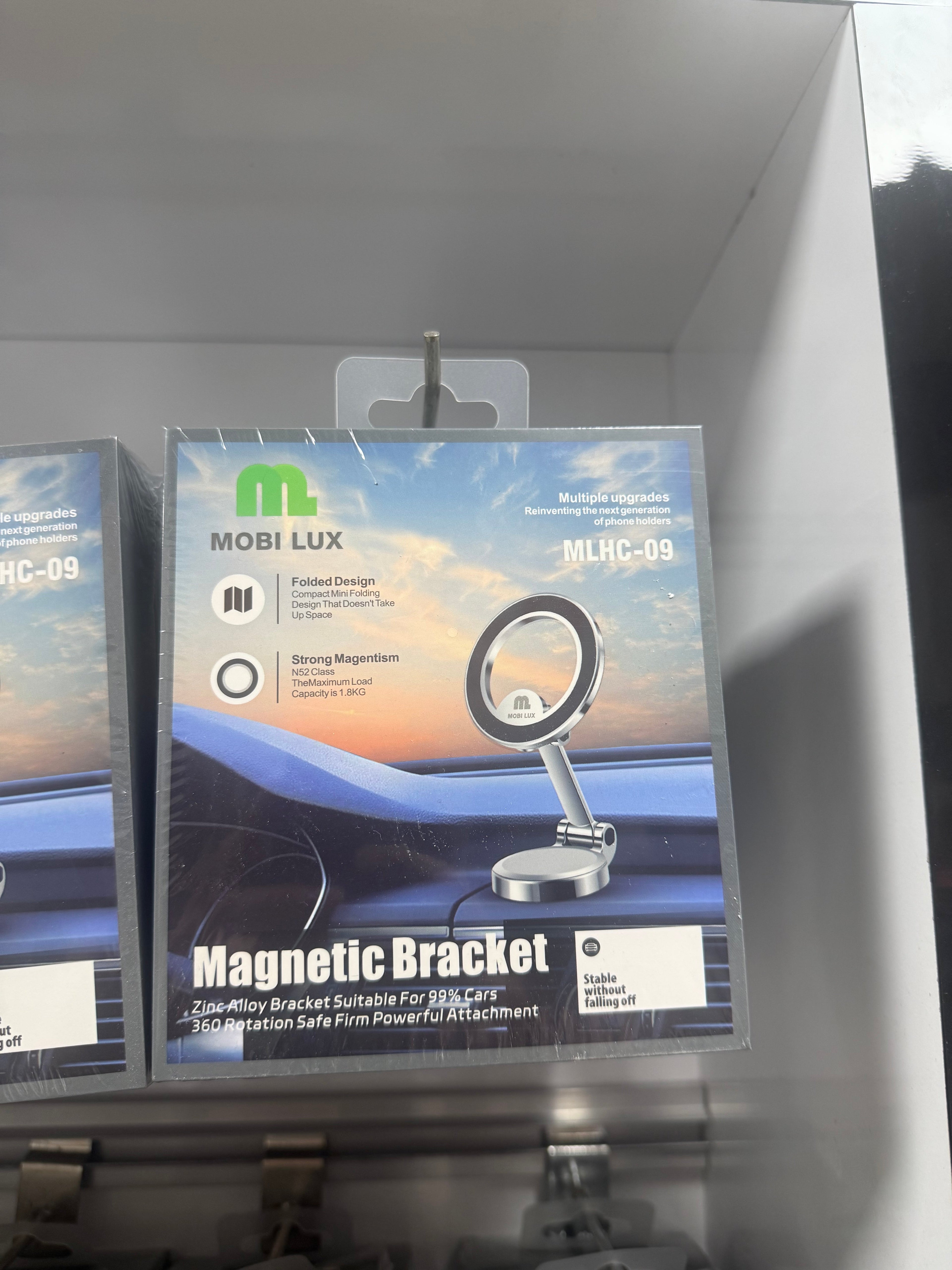 MOBI LUX Magnetic Car Phone Holder MLHC-09